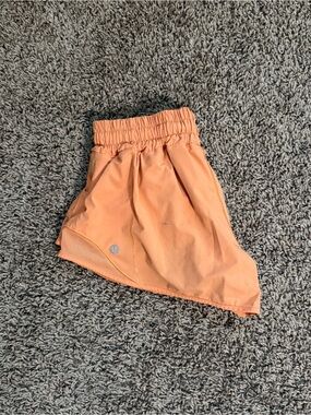 Lululemon Hotty Hot Shorts Low Rise 2.5” Golden Apricot Size 4